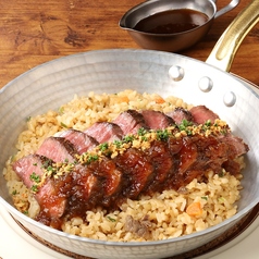 黒毛和牛のステーキガーリックピラフ