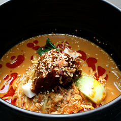 濃厚胡麻香る担々麺