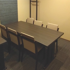 ゆったりと寛げるお座敷もございます。※店舗により部屋の配置・席数が異なる場合がございます