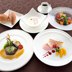 メナード青山リゾート レストラン ラ グラースのコース写真