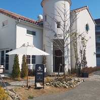 浜松の街に溶け込む♪白い尖塔が目印のランドマーク