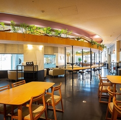 企業様をはじめ、さまざまなパーティーに店舗の貸切も承ります。着席であれば72名様迄、立食であれば120名様程度迄承る事が可能です。詳細・ご要望等、お気軽にお問合せ下さいませ。