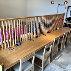 カウンター席もございます。