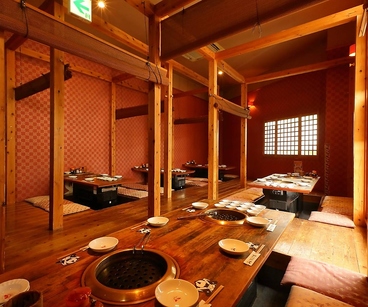 石焼地どり おじぎ屋 加古川本店の雰囲気1