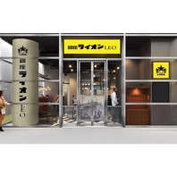 ガラス張りの店内は解放感抜群！