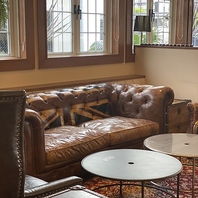 陽の光がそそぐ開放的な空間