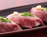 石垣牛の握りは当店人気メニュー！
