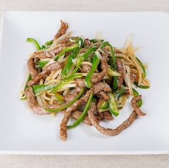 牛肉とピーマンの細切り炒め（チンジャオロース）