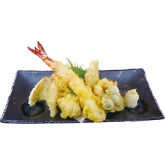 当店自慢！食べ応え抜群の天ぷら5種盛り合わせ♪の写真