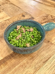 自家製パンチェッタとグリーンピースのソテー