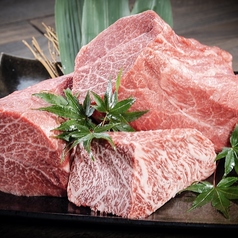 その日一番良いお肉を厳選して仕入れています。