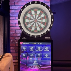 最新ダーツDarts Beatを設置しております。01やクリケット、オリジナルゲームでもお楽しみいただけます！もちろんフリープレイで遊べます♪