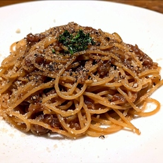 【季節のパスタ】 飴色玉葱とアンチョビの郷土パスタ 「ビーゴリ・イン・サルサ」