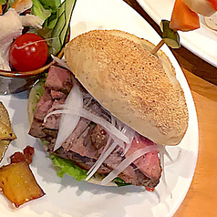 自家製ローストビーフたっぷりバーガー