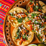 刺激的なスパイスがクセになるメキシコ料理♪彩り豊かなタコスや特製ディップでラテンの宴を楽しもう