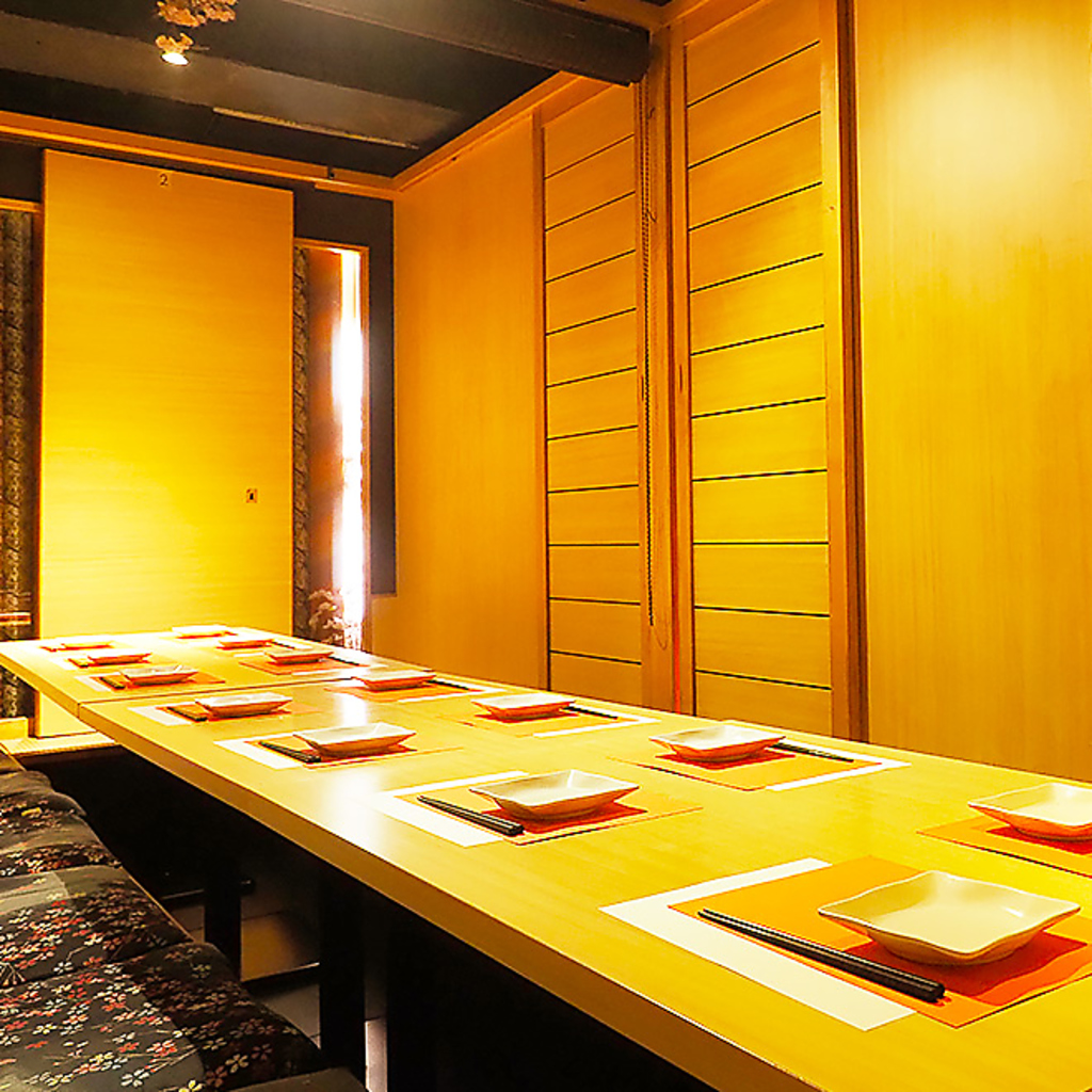 団体宴会にも対応可能な個室席をご用意致しております。最大150名様までご利用可能！