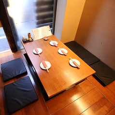 落ち着いた雰囲気の中、周囲を気にせずリラックスしてお食事をお楽しみいただけます。友人とのカジュアルな集まりや、大切な人との特別な時間に最適です。個室ならではのプライバシーを大切にしながら、ゆったりとしたひとときをお過ごしください。