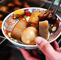 出汁にこだわる看板メニューのおでんと鮮度抜群の旬の魚