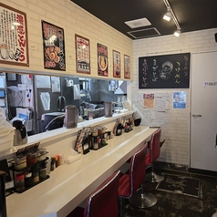 横浜家系ラーメン 天神家 千住店の雰囲気1