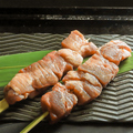 料理メニュー写真 仔牛の牛タン串。柔らかく程よい脂が噛む喜びを与えてくれます。無くなり次第終了です。