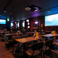 お洒落な空間の店内は大人数でのパーティにピッタリ！