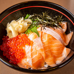 サーモンいくら丼