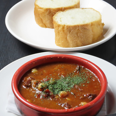牛すじトマト煮込み