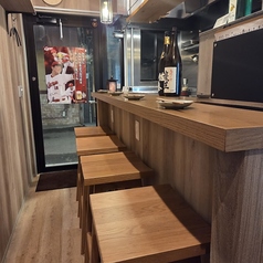 カウンターは４席◎