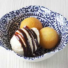 もちもちポンデチーズとバニラアイス