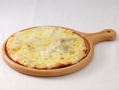 ６種チーズのおつまみピザ（Mサイズ）