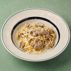 鴨肉のサルシッチャとブラウンマッシュルームのフンギカルボナーラ