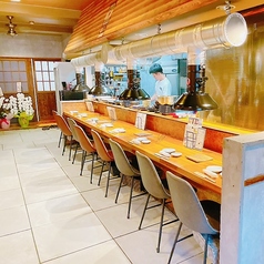 カウンター席は1人飲みもOK！デートやご友人同士の飲み会でも◎