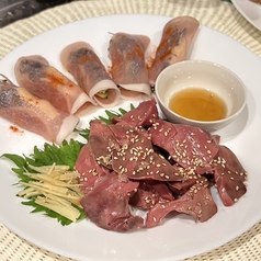ラープ・ムー（豚挽肉とハーブのホットサラダ）の写真