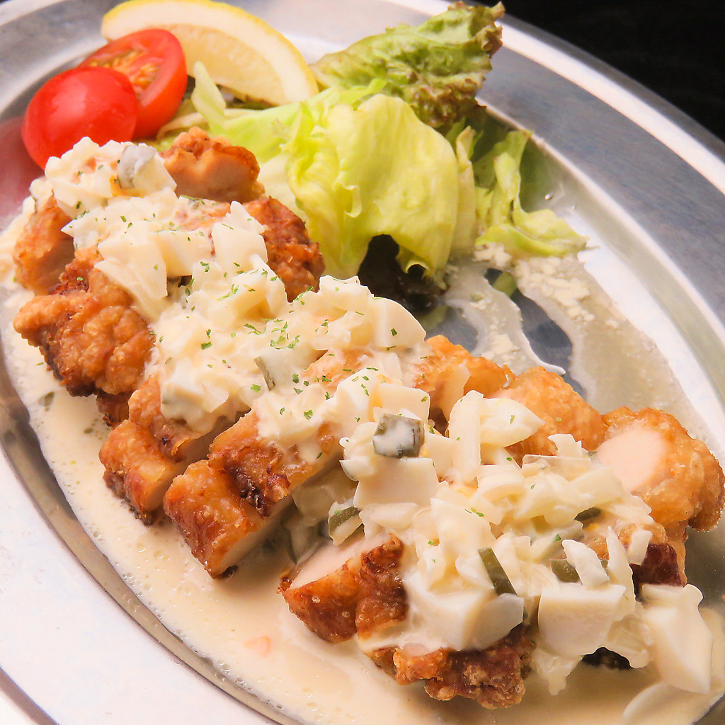 衣サクサク、中はジュワー！タルタルソースをたっぷり付けて召し上がれ♪酒の肴としてもおすすめです