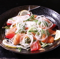料理メニュー写真&nbsp;サーモンのカルパッチョ風サラダ
