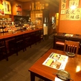 【禁煙席】4名様×1席/2名様×1席/カウンター席7席でのご案内となります。禁煙席の個室席はご用意しておりません。【喫煙席】4名様×4席/6名席×2席団体様～少人数のにもぴったりなお席をご用意しております。