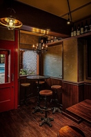 少人数から貸切まで対応可能な居心地よい空間