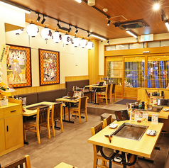 【団体様にも】テーブルの配置などレイアウト自由に設定できますので、遠慮なくご相談ください。