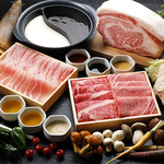 美しい霜降り神戸牛。人気のすき焼きやしゃぶしゃぶはコースでもお楽しみ頂けます。昼宴会も受付中