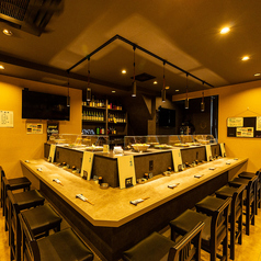 【のんびりできるカウンター席】自分のペースでお酒とおつまみを愉しみたい日にぴったりの粋な特等席です◎