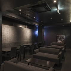 13時から05時までオープンしているので、バー利用だけでなくカフェや夜カフェとしての利用もお待ちしております。