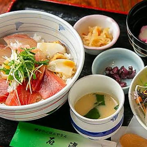 鎌倉野菜サラダが食べ放題！鎌倉に来た際には是非お立ち寄りください♪