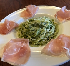 春菊のジェノベーゼパスタ 生ハム添え