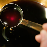 記憶の軸「秘伝のタレ」肉と米と一緒に食べた時に完成する設計。