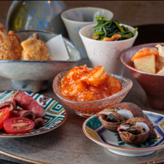 旬の食材を活かした日替わり「おばんざい」家庭の味♪