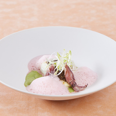 桜鯛の薪窯焼きと蛍烏賊　桜の泡ソース　Full