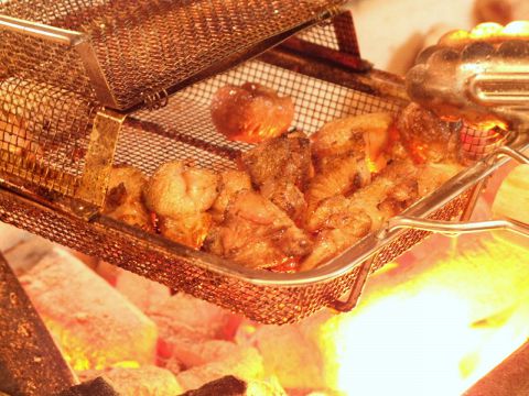 本格　炭火焼き　☆鳥取、大山の地鶏を使った美味しい鶏料理を主とした居酒屋です♪