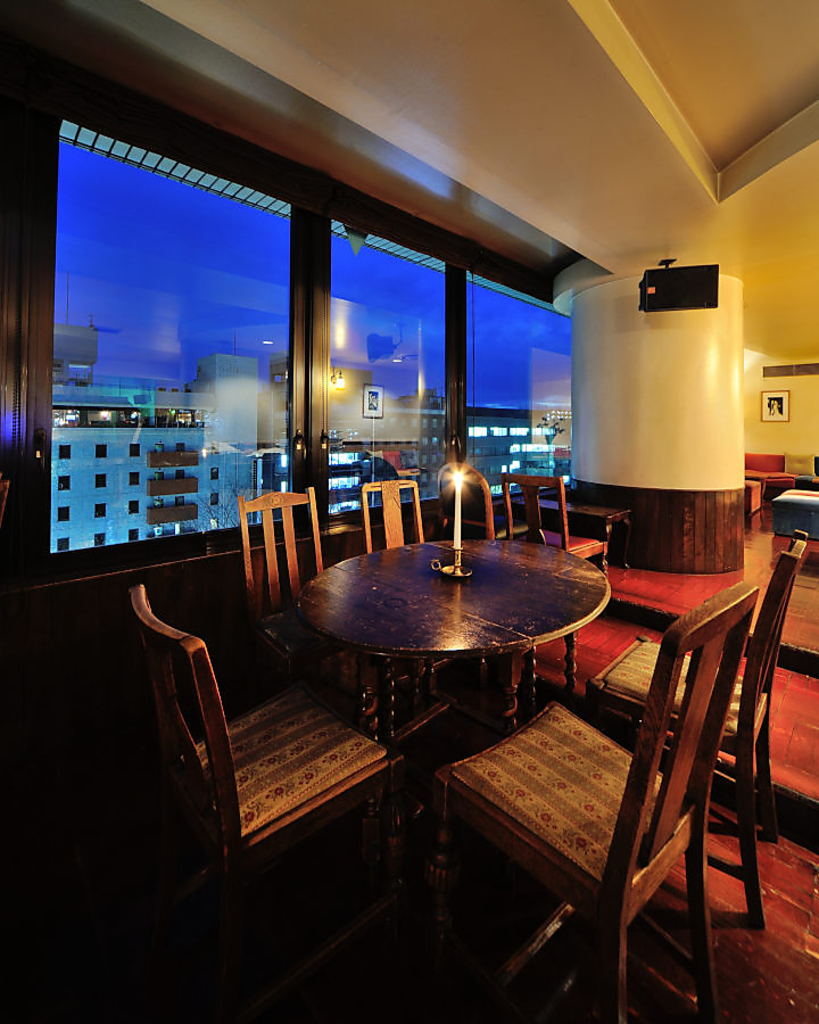 職場や仲間内での飲み会等、お席のご予約やご相談などお気軽にお電話下さい。