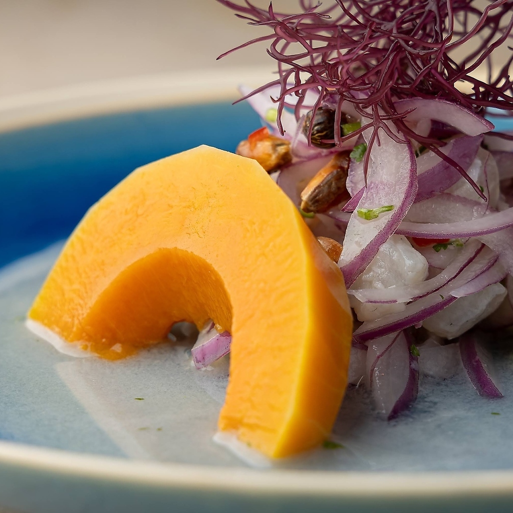 酸味の効いた真鯛のセヴィーチェ