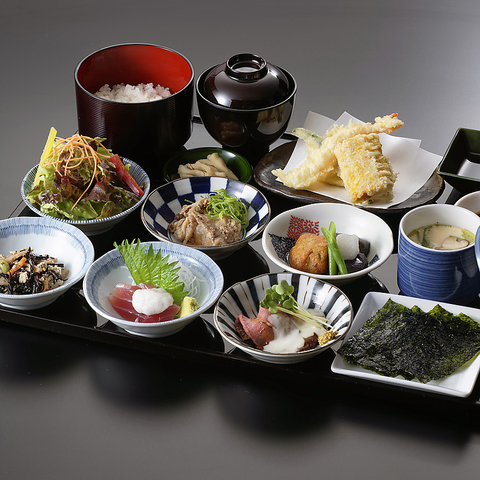 少人数向けBOX席から半個室,団体向けの座敷迄有！旬のランチ・季節メニューが愉しめる